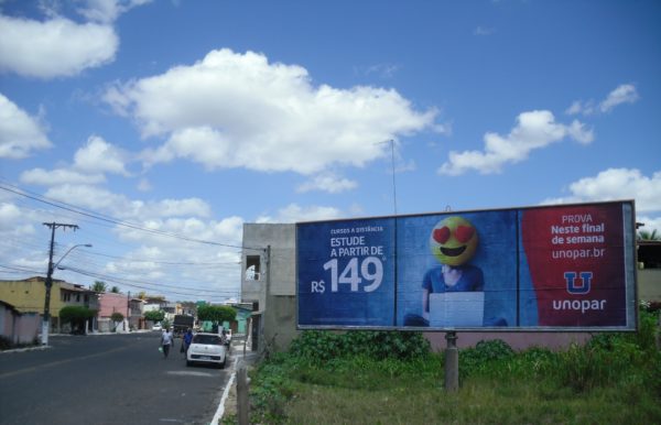 Placa 61: Rua Wanderlino Nogueira (entrada da cidade)
